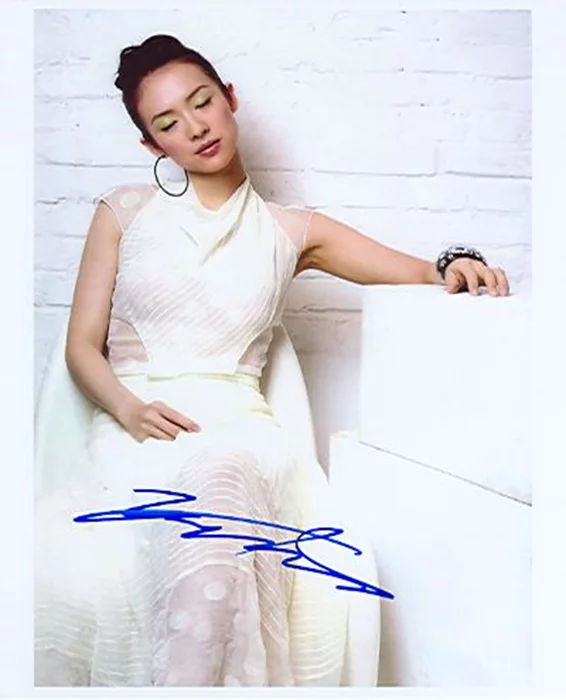 Ziyi Zhang autograph