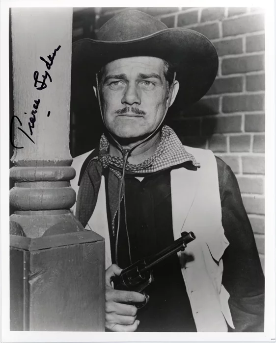 Pierce Lyden autograph