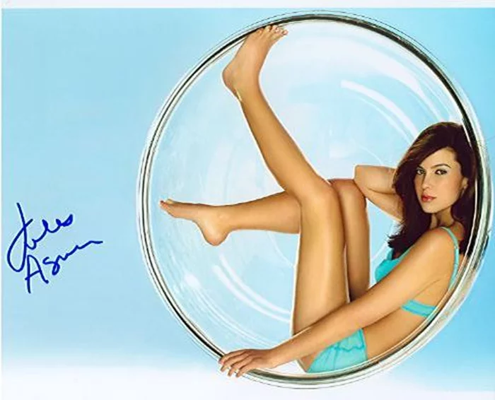 Jules Asner autograph