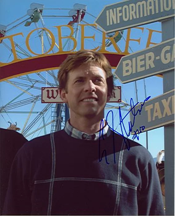 Erik Stolhanske autograph