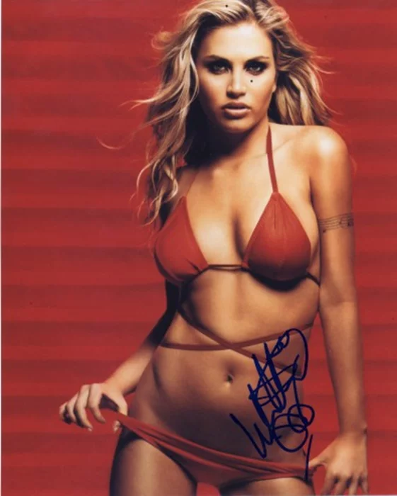 Willa Ford autograph