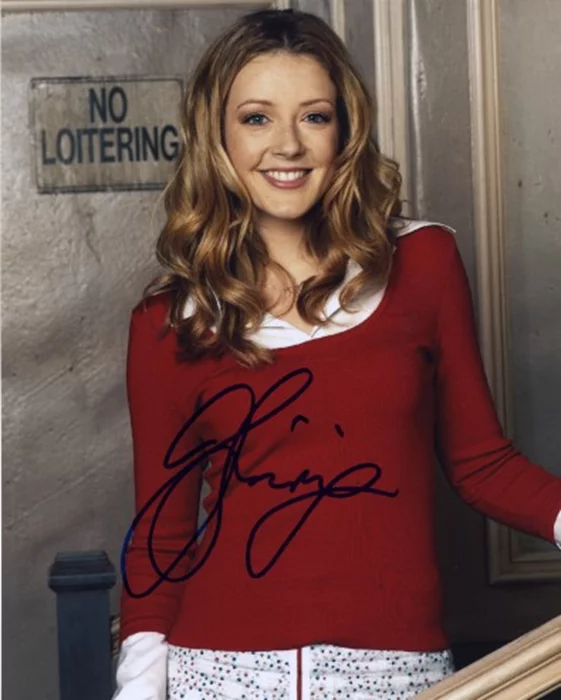 Jennifer Finnigan autograph
