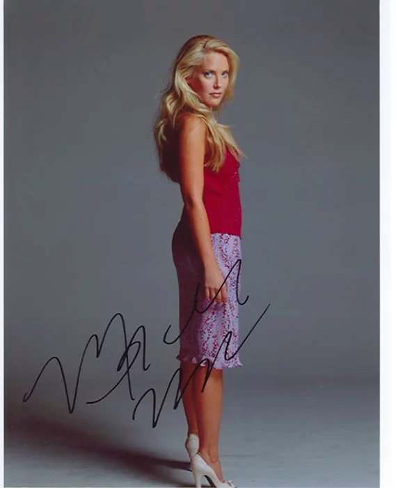 Mercedes McNab autograph