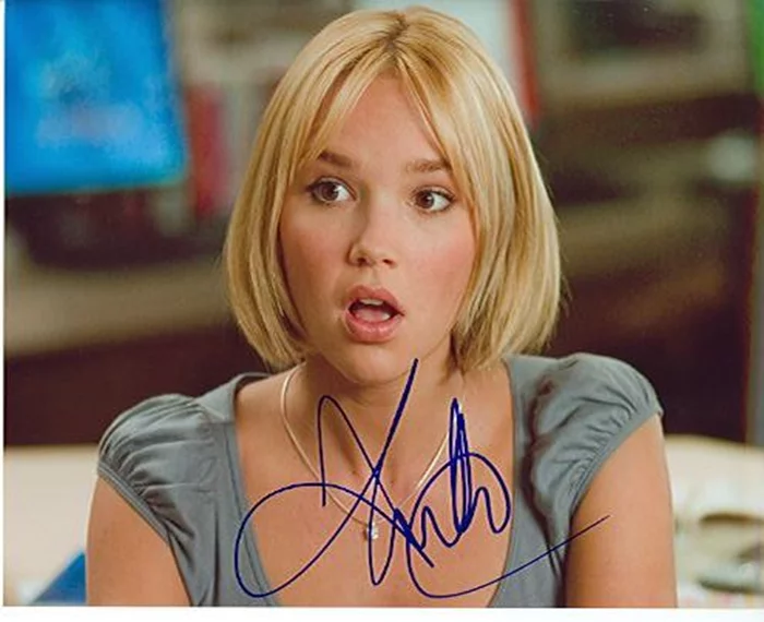 Arielle Kebbel autograph