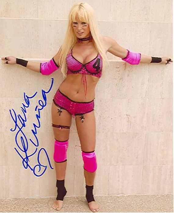 Lana Kinnear autograph