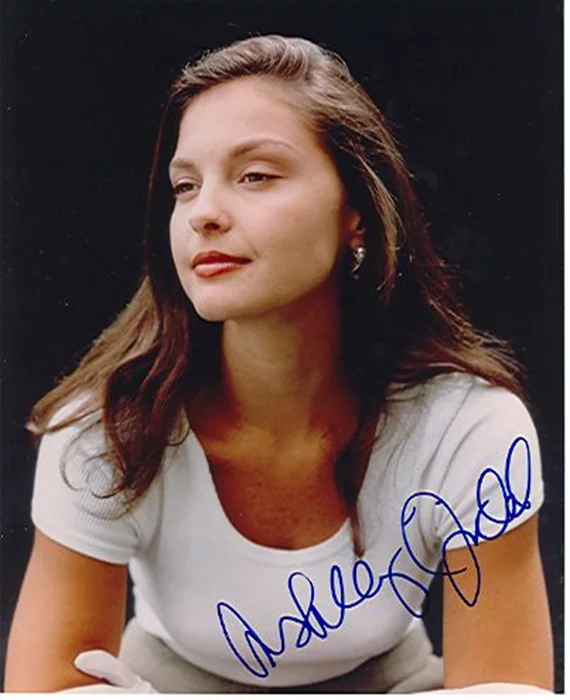 Ashley Judd autograph