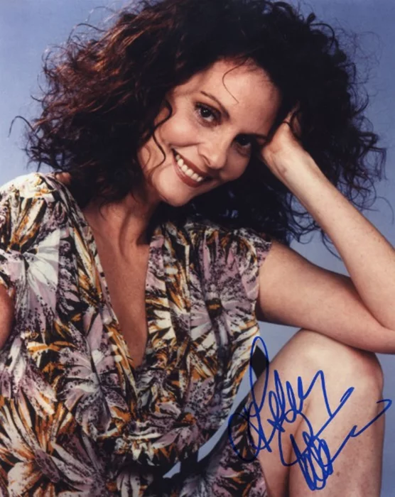 Lesley Ann Warren autograph