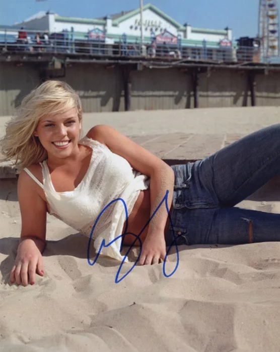 Agnes Bruckner autograph