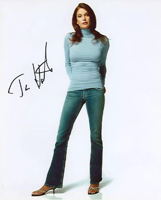 Teri Hatcher autograph