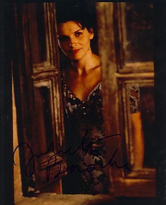 Juliette Binoche autograph