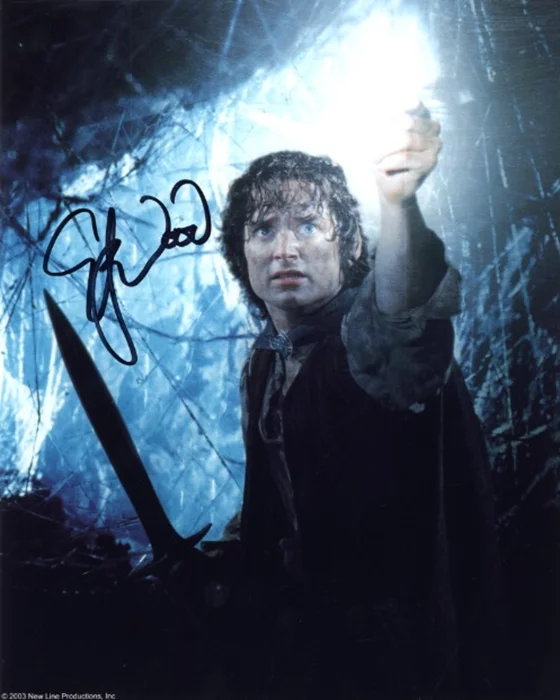 Elijah Wood autograph