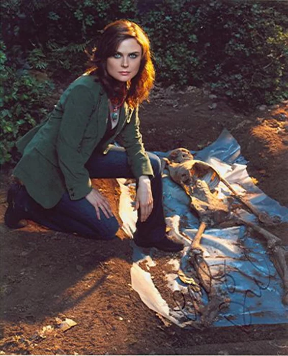 Emily Deschanel autograph