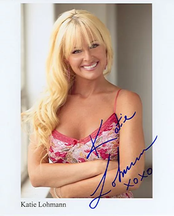 Katie Lohmann autograph
