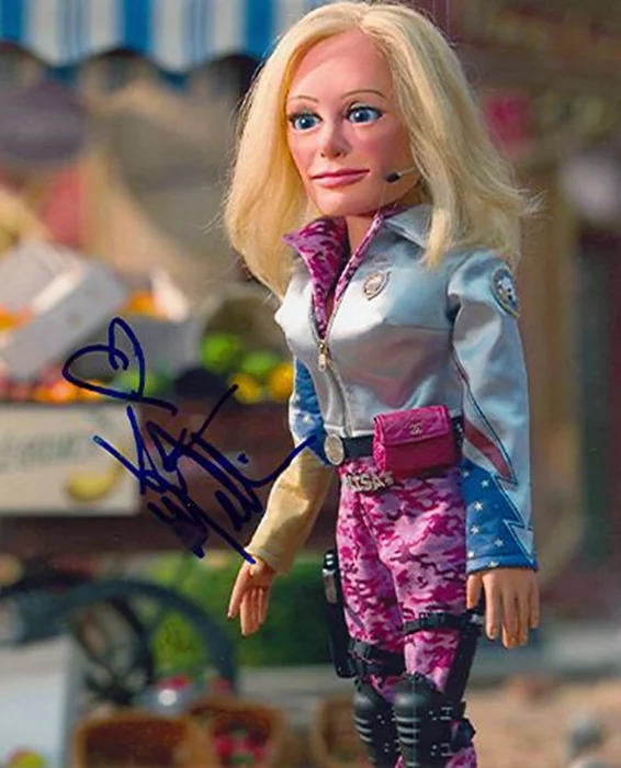 Kristen Miller autograph