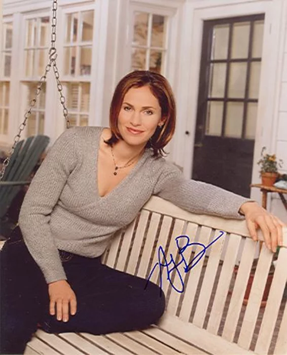 Amy Brenneman autograph