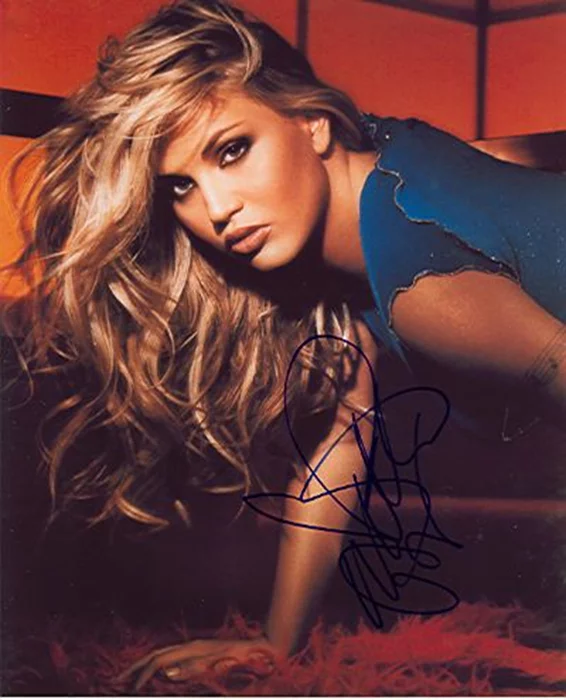 Willa Ford autograph
