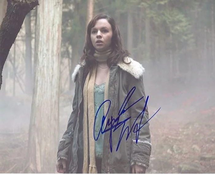 Amber Tamblyn autograph