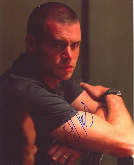 Scott Foley autograph