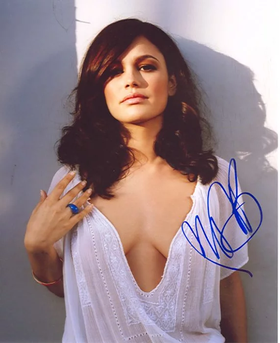 Rachel Bilson autograph