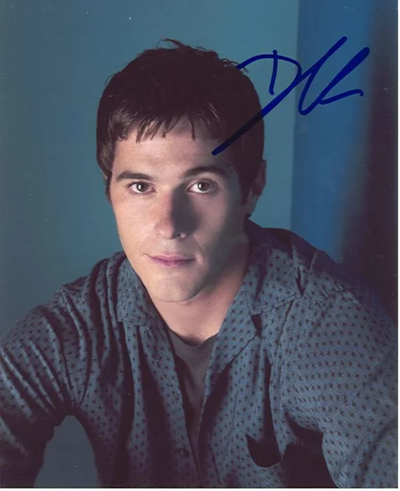 Dave Annable autograph
