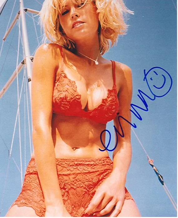 Erinn Bartlett autograph