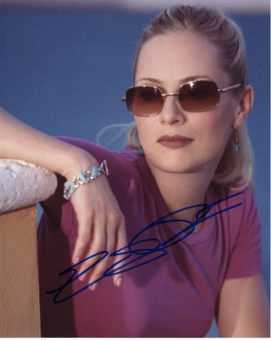 Emily Procter autograph