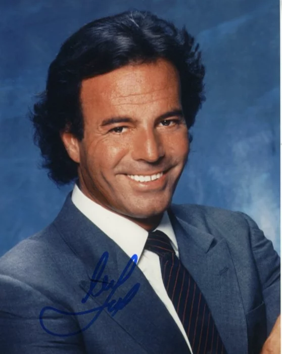 Julio Iglesias autograph