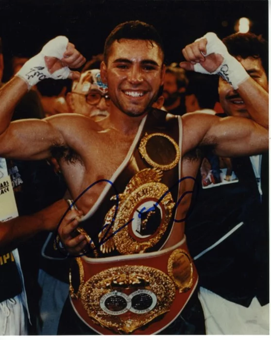 Oscar De La Hoya autograph