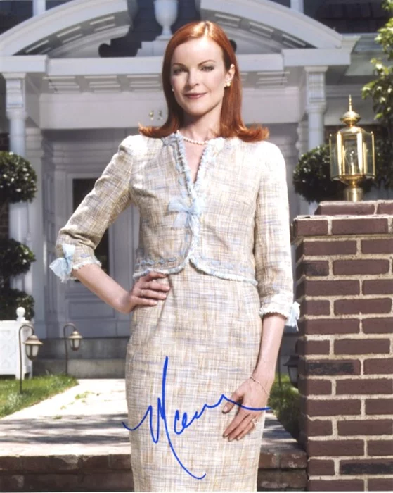 Marcia Cross autograph