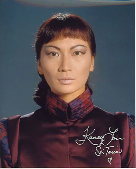 Kamay Lau autograph