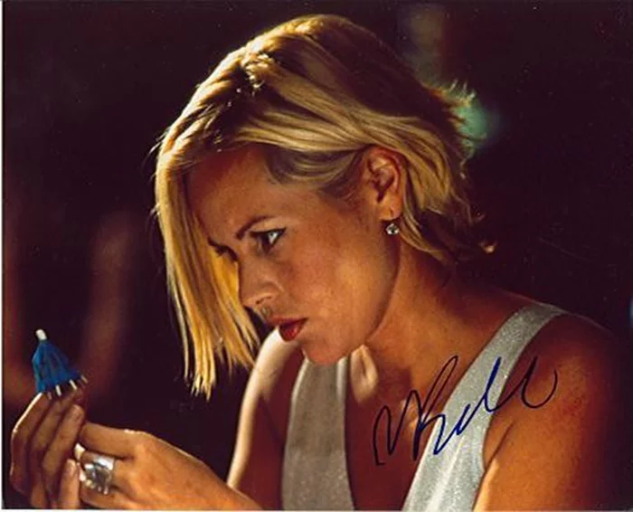 Maria Bello autograph