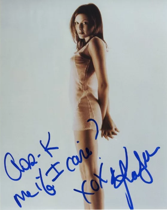 Kari Wuhrer autograph