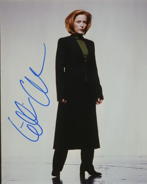 Gillian Anderson autograph