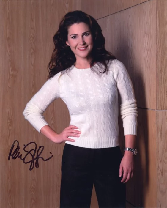 Peri Gilpin autograph