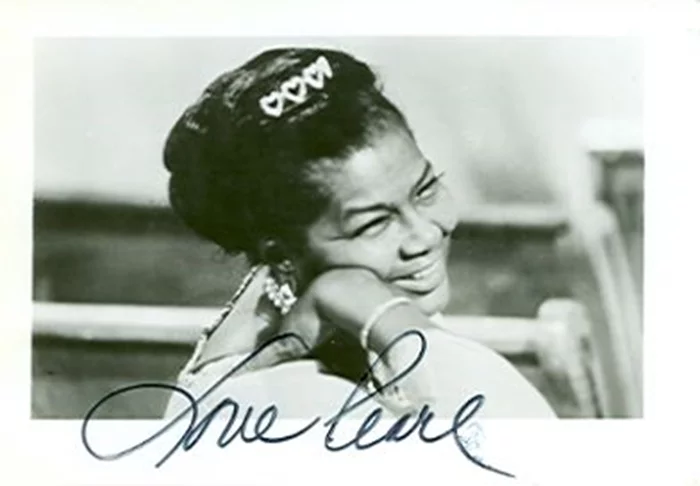 Pearl Bailey autograph