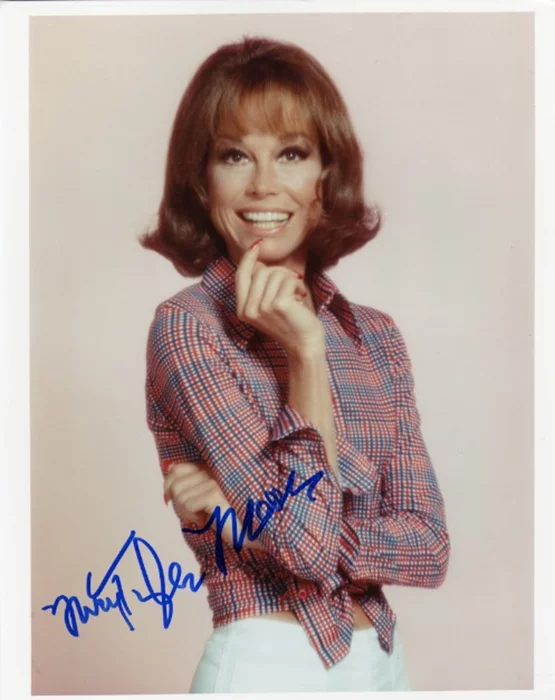 Mary Tyler Moore autograph