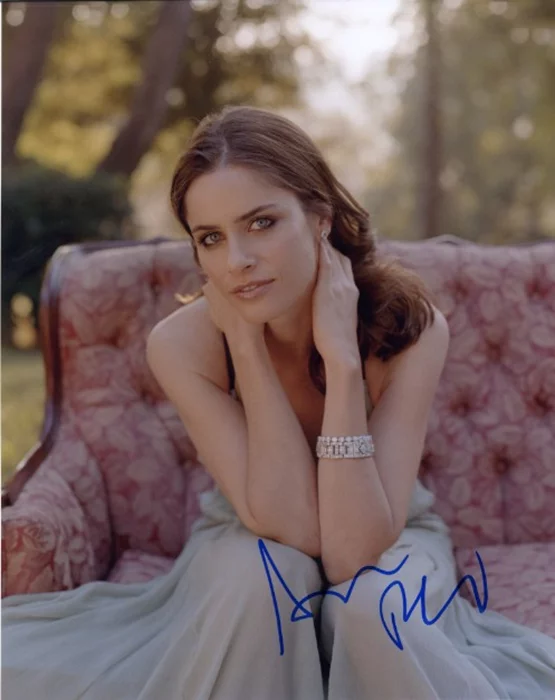 Amanda Peet autograph