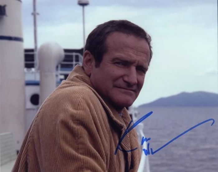 Robin Williams autograph