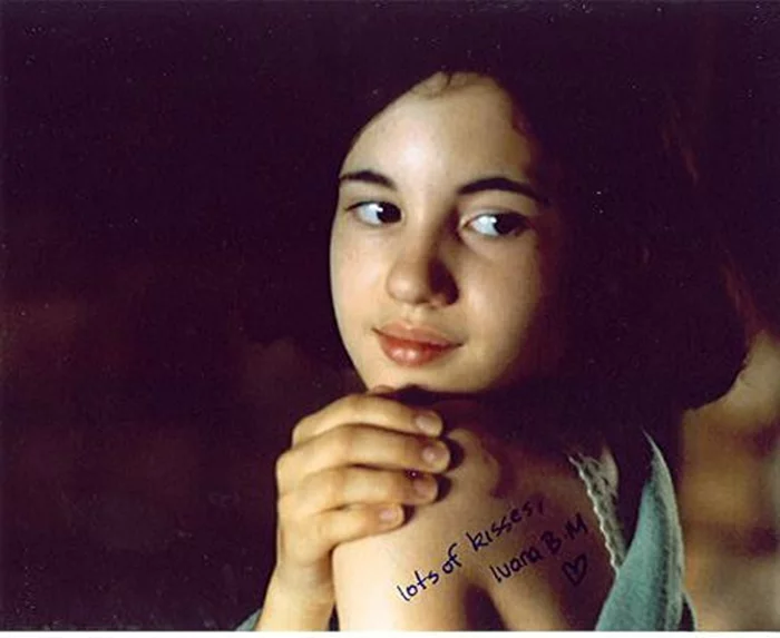 Ivana Baquero autograph