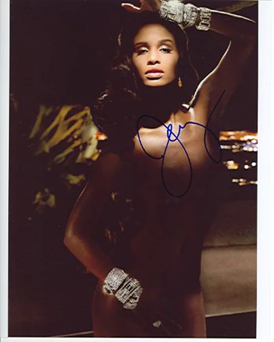 Joy Bryant autograph