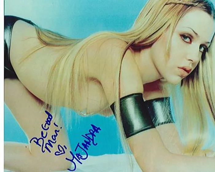 Majandra Delfino autograph