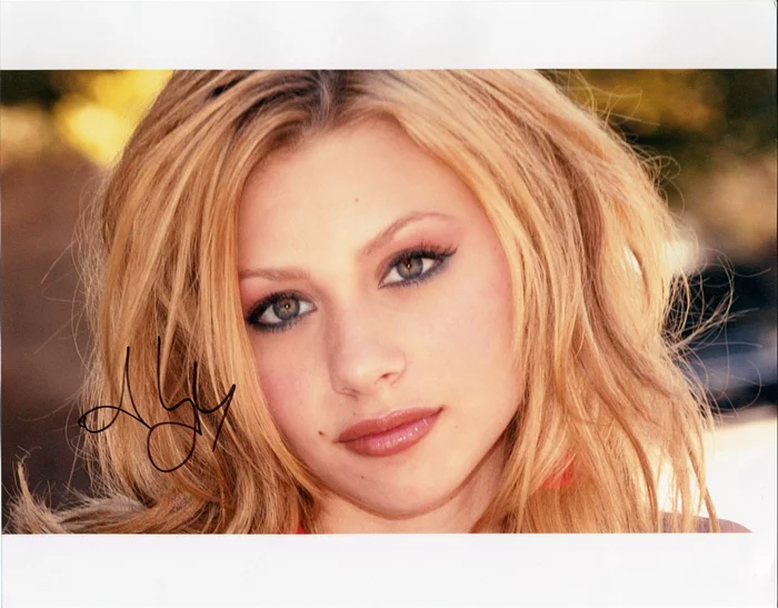 Aly Michalka autograph