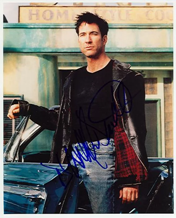Dylan McDermott autograph