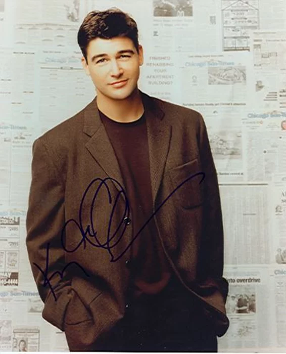 Kyle Chandler autograph