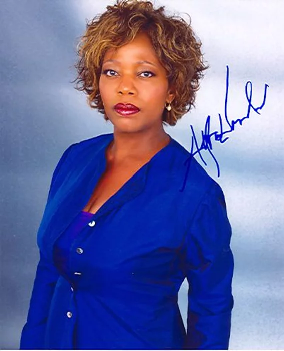 Alfre Woodward autograph
