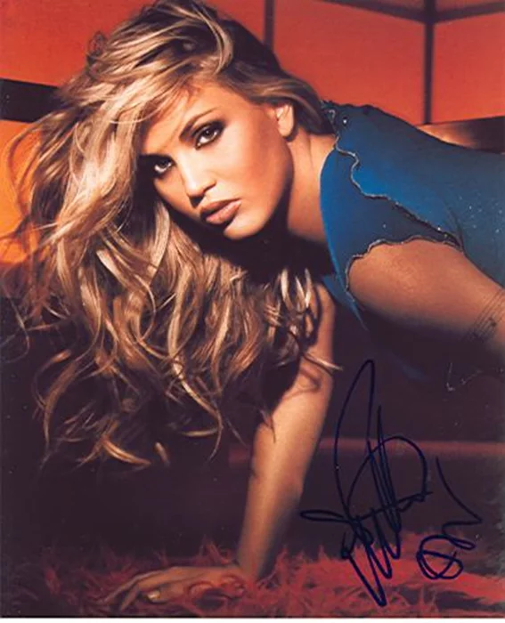Willa Ford autograph