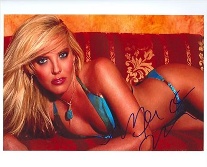 Mercedes McNab autograph