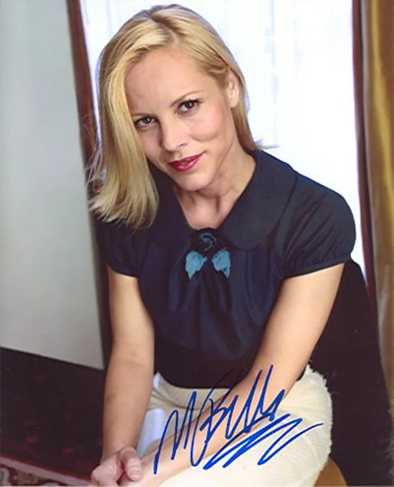 Maria Bello autograph