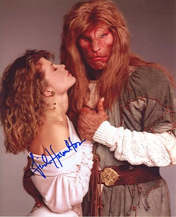 Linda Hamilton autograph