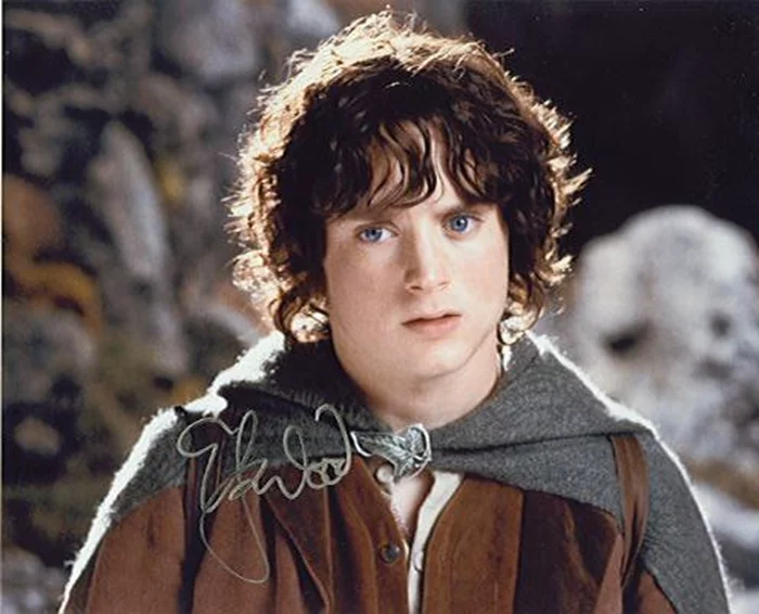 Elijah Wood autograph